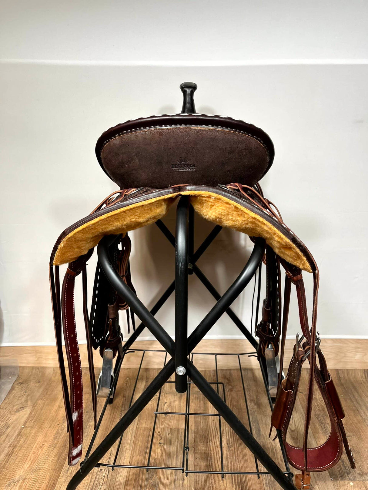 Saddle Barrel Racer 13.5"