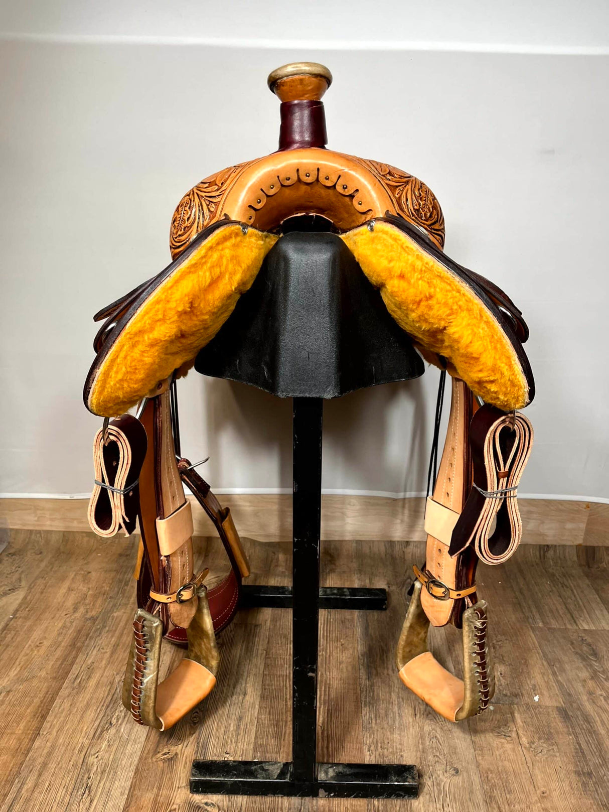 Saddle Team Roper 15"