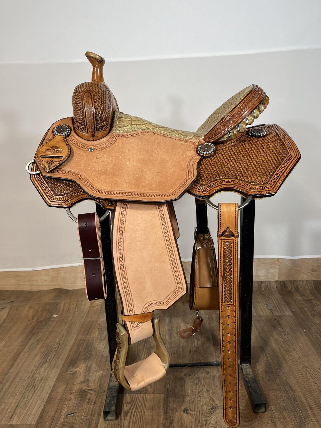 Saddle All Around 15.5"