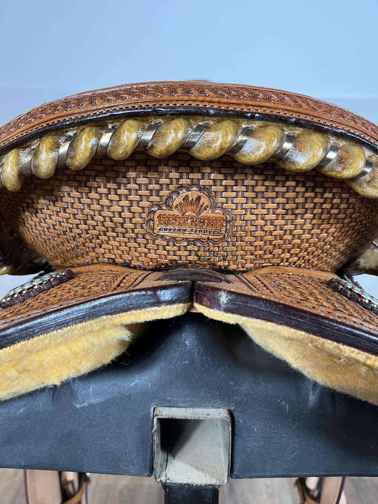 Saddle All Around 15.5"