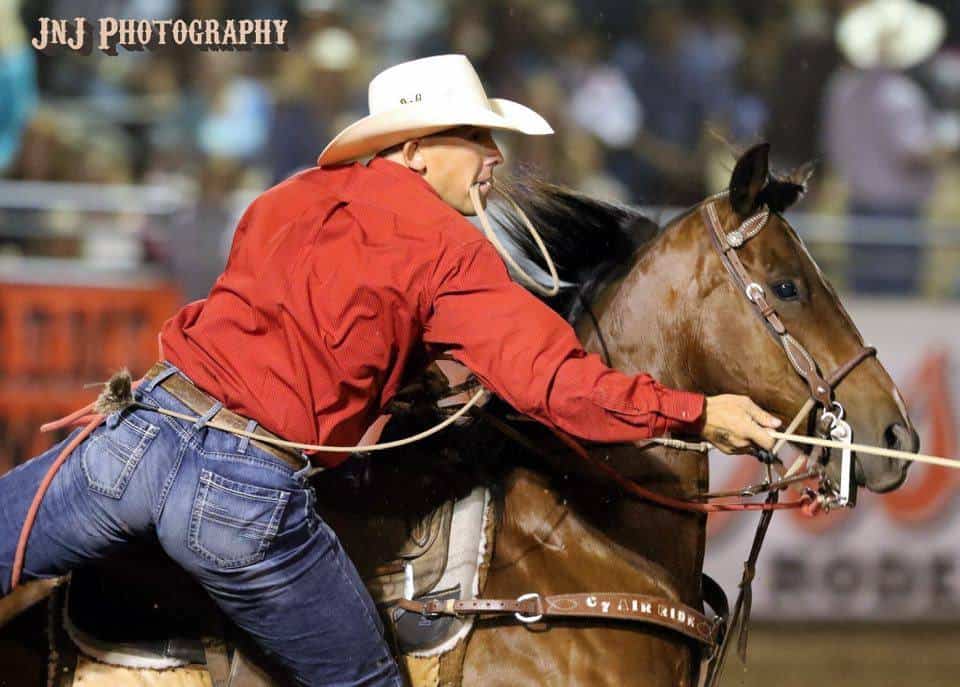 Best Ever Pads team rider Ryle Smith tie down roping
